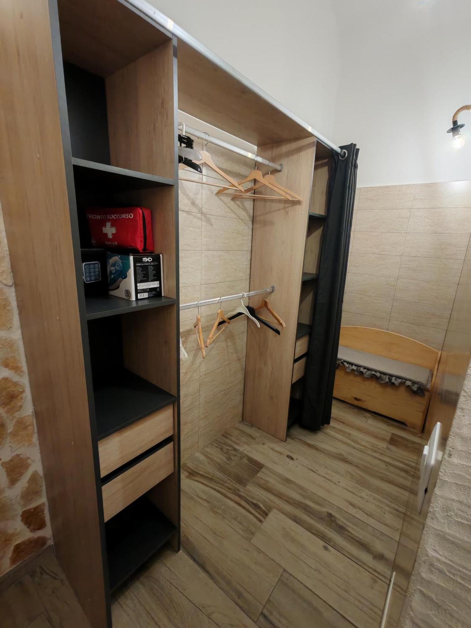 Salo Apartments مانفريدونيا المظهر الخارجي الصورة