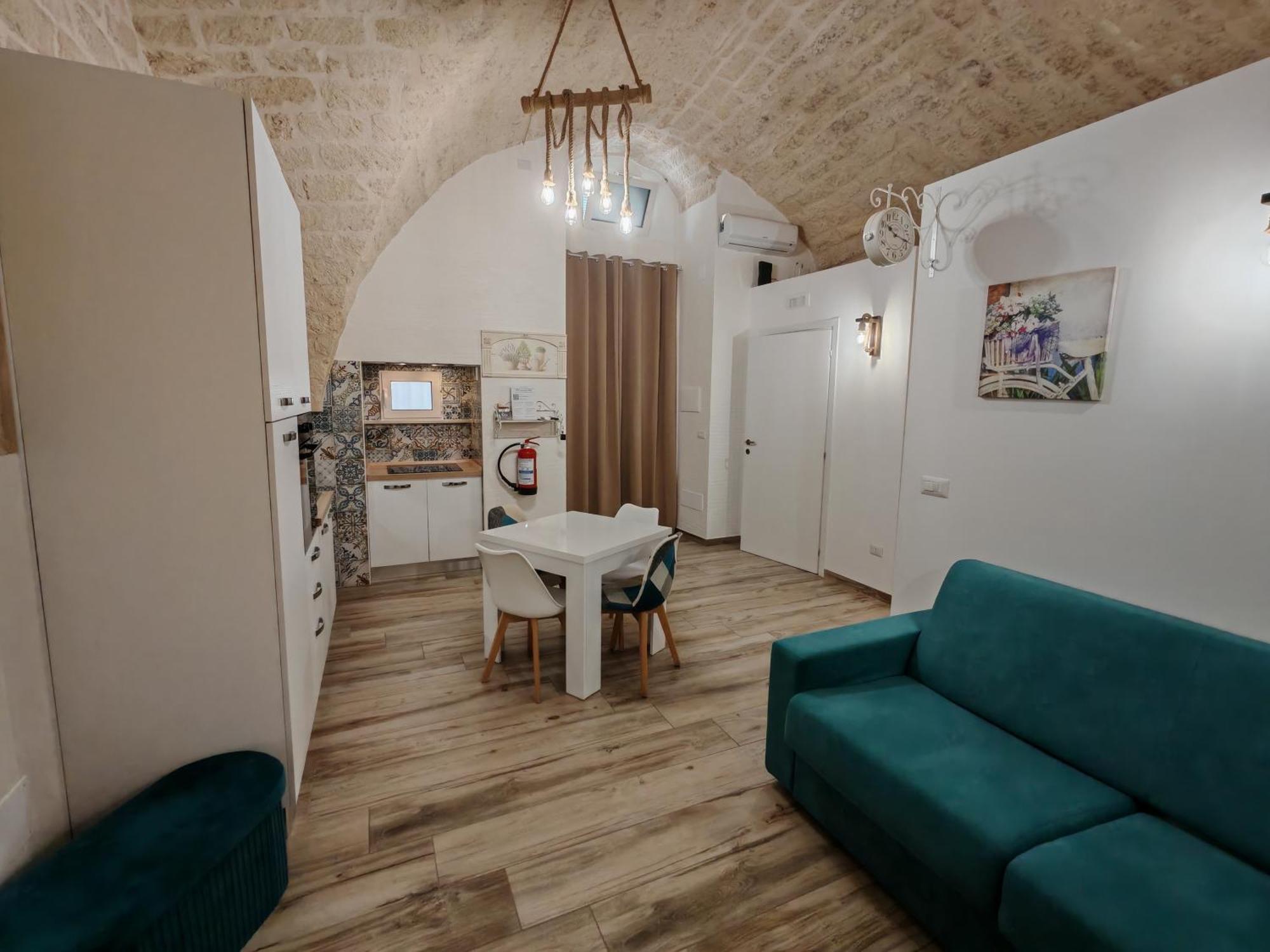 Salo Apartments مانفريدونيا المظهر الخارجي الصورة